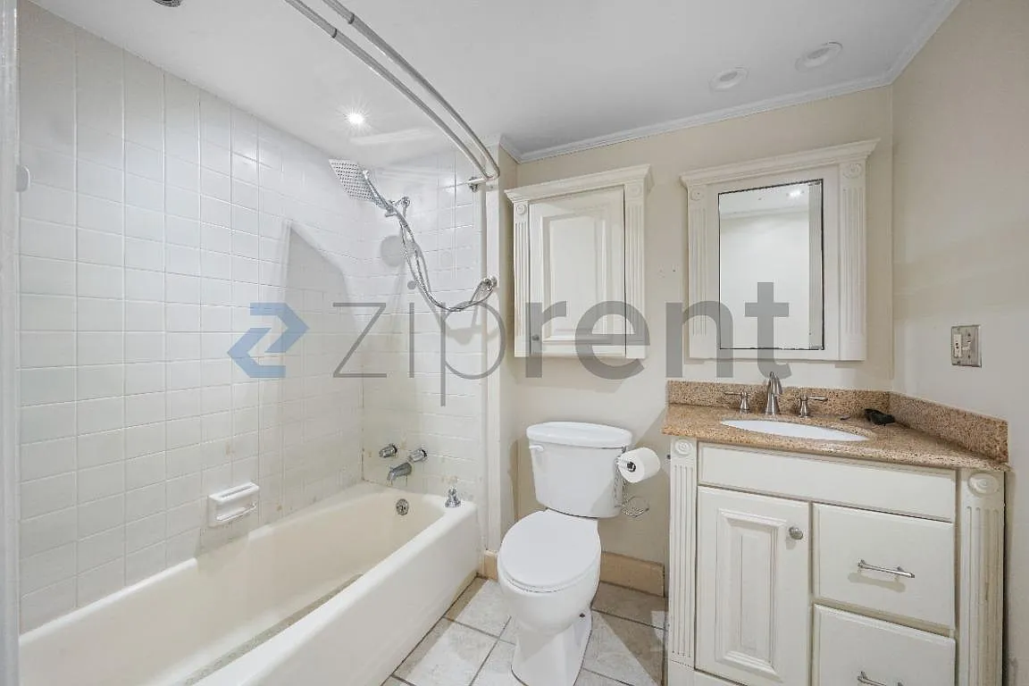 3 bed, 2450 sqft, $2,700 — Photo 3