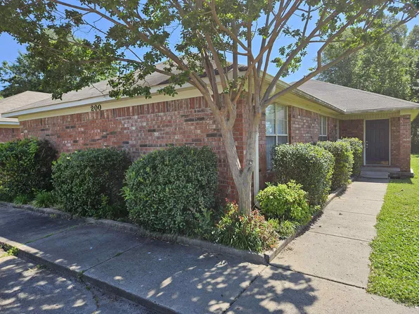 200 S Ash St #A, Conway, AR 72034