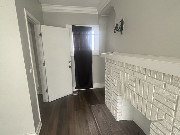3rd image of 3320 E 139th St APT 4
