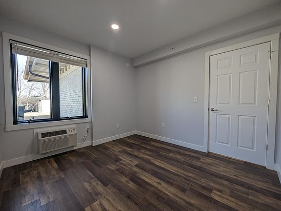 4th image of 413 Jefferson St #11176722