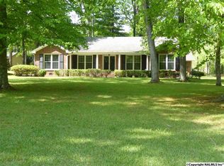 107 Brookwood Dr W, Athens, AL 35613