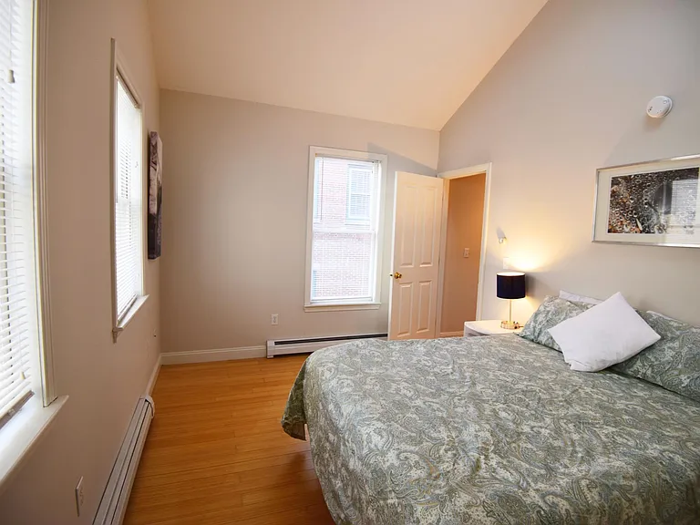 52 Maple St — Photo 17
