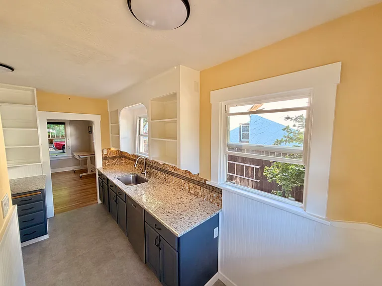 2419 W Regan Ave — Photo 29