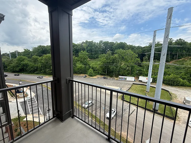 District on the Etowah Apartments — Photo 611