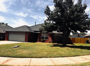 715 E Forest Court Ln, Mustang, OK 73064