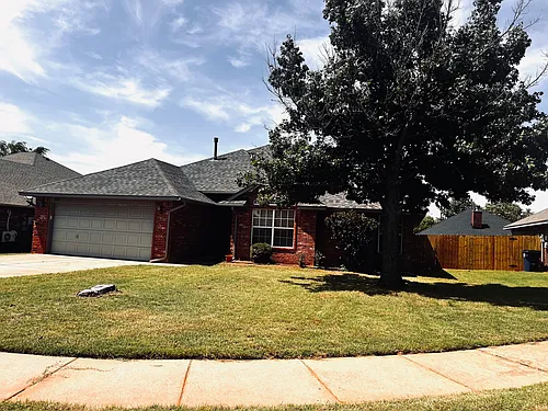 715 E Forest Court Ln Photo 1