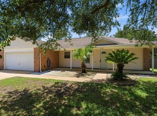 1945 Aurora Dr, Navarre, FL 32566