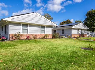 11 Onyx Dr, Stony Brook, NY 11790