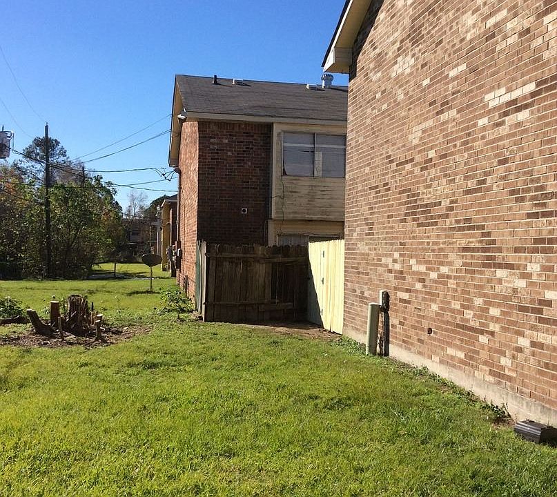 2nd image of 1635 Port Dr APT 1