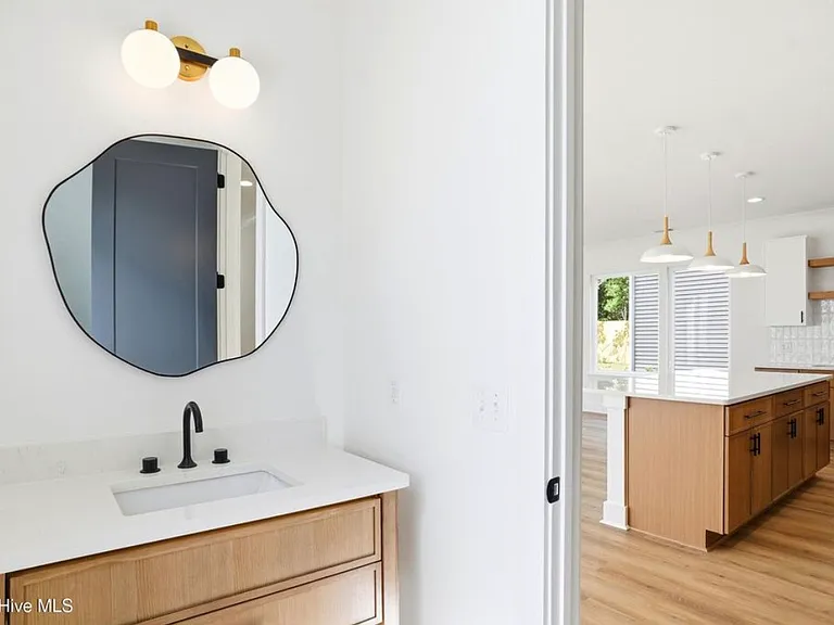 5015 Peachtree Ave — Photo 6