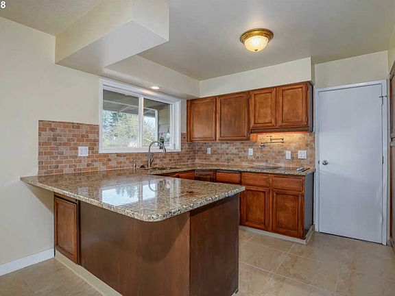 5th image of 1100 NE 87th Ave