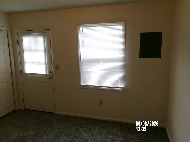 909 8th St NE #909 — Photo 10