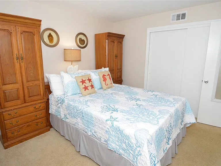 213 Seahorse Dr SE #B — Photo 27