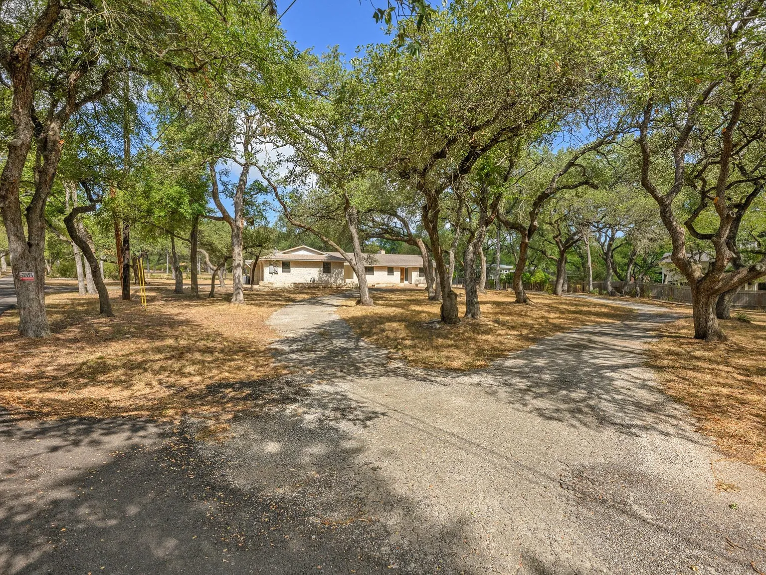 5 bed, 3.0 bath, 2907 sqft, $8,500 — Photo 3