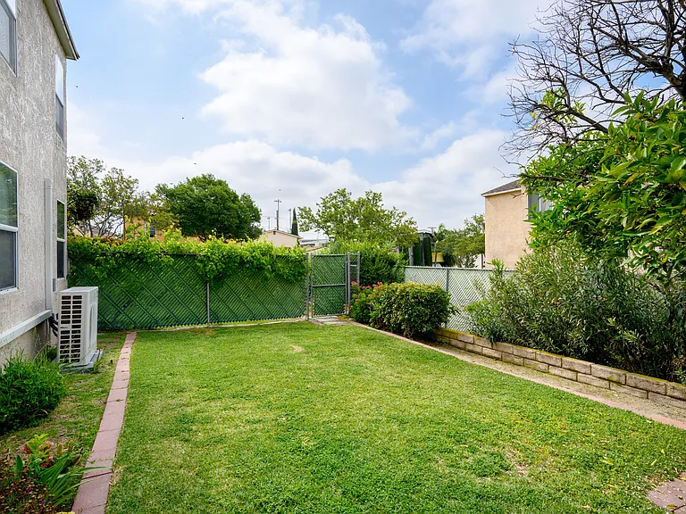 331 Cornell Dr #337 — Photo 23