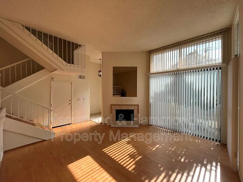 3 bed, 2.5 bath, 1576 sqft, $3,595 — Photo 4
