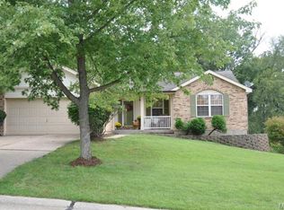 3120 Country Knoll Dr, Saint Charles, MO 63303
