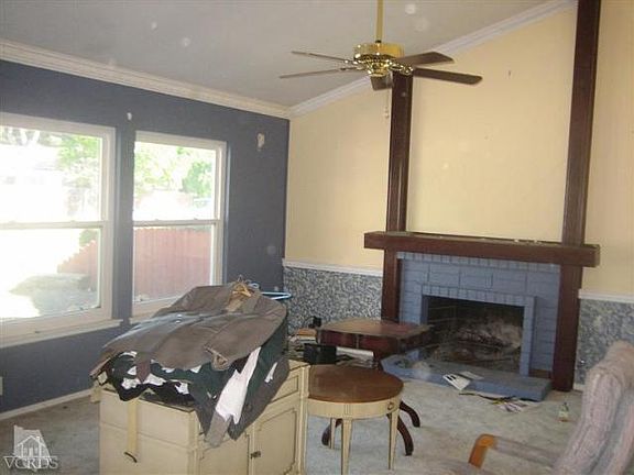 3rd image of 132 W Green Vale Dr