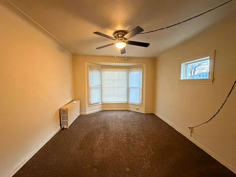 319 White St — Photo 10