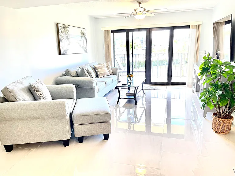 901 Seafarer Cir #202 — Photo 11