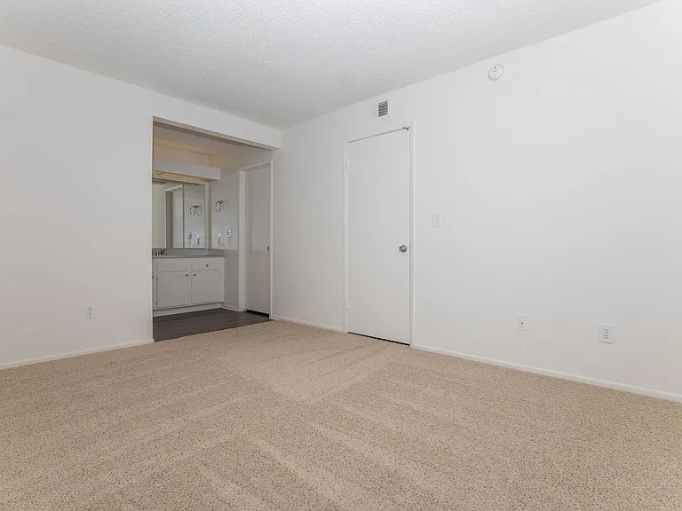 Maplewood Apartment Homes — Photo 34