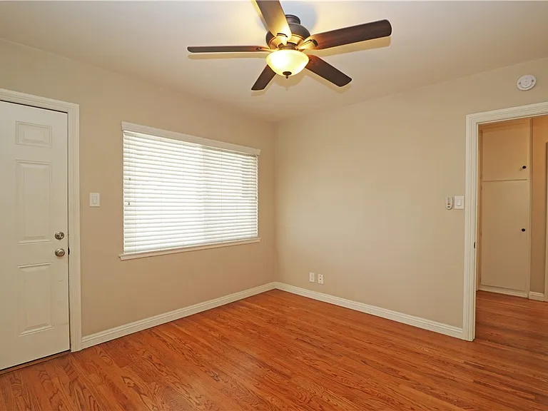 412 Catalpa Ave — Photo 18