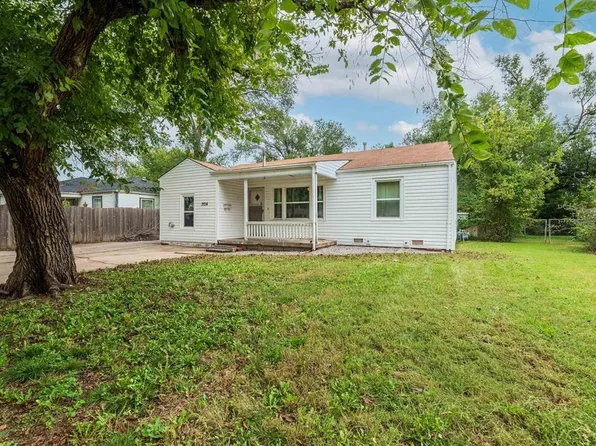 5251 S Spruce St, Wichita, KS 67216