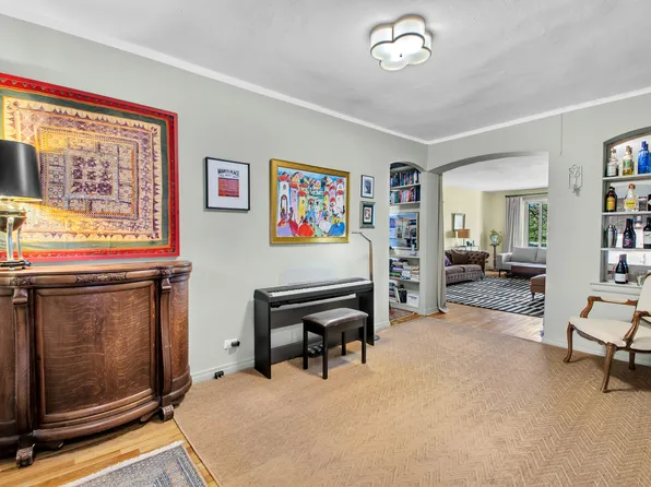 520 East 90th Street 3K image 3 of 13