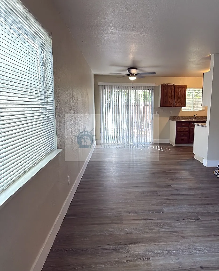 3 bed, 1.5 bath, 1200 sqft, $1,695 — Photo 3