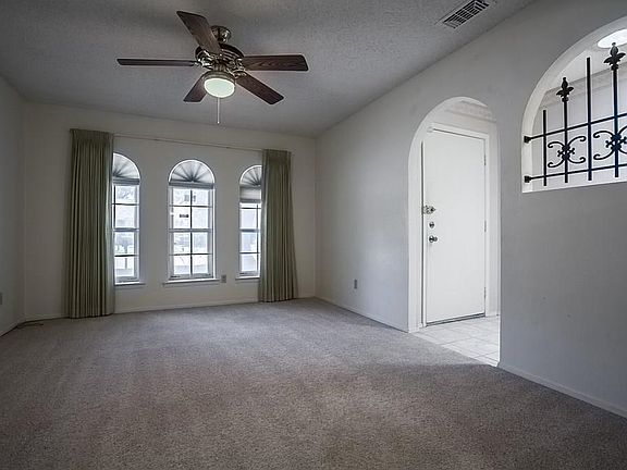 Perhaps it is the thought of having a room completely devoted to eating and entertaining, or the idea of enjoying a sit-down dinner with family and friends.