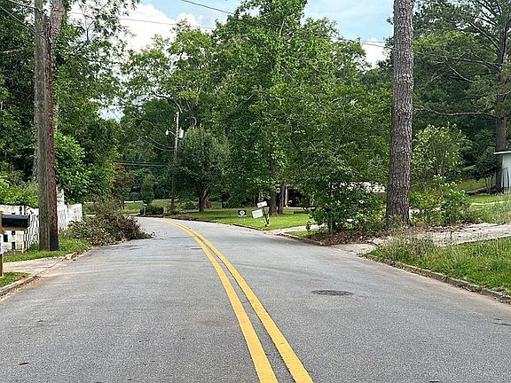 4th image of 207 Forrest Ave