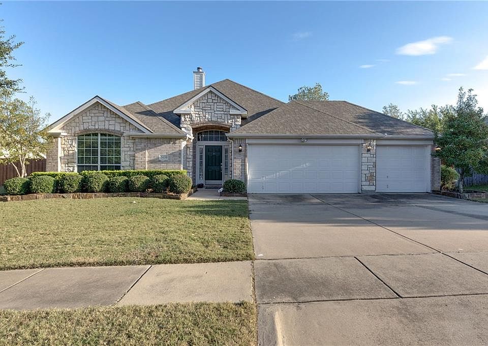 1st image of 2439 Kingsley Dr