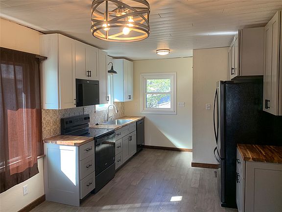 3rd image of 1058 G Ave NW