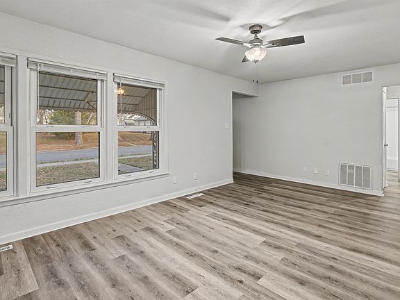2nd image of 1404 S Grand Ave