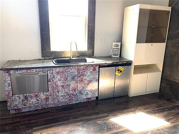 2nd image of 1112 Touro St