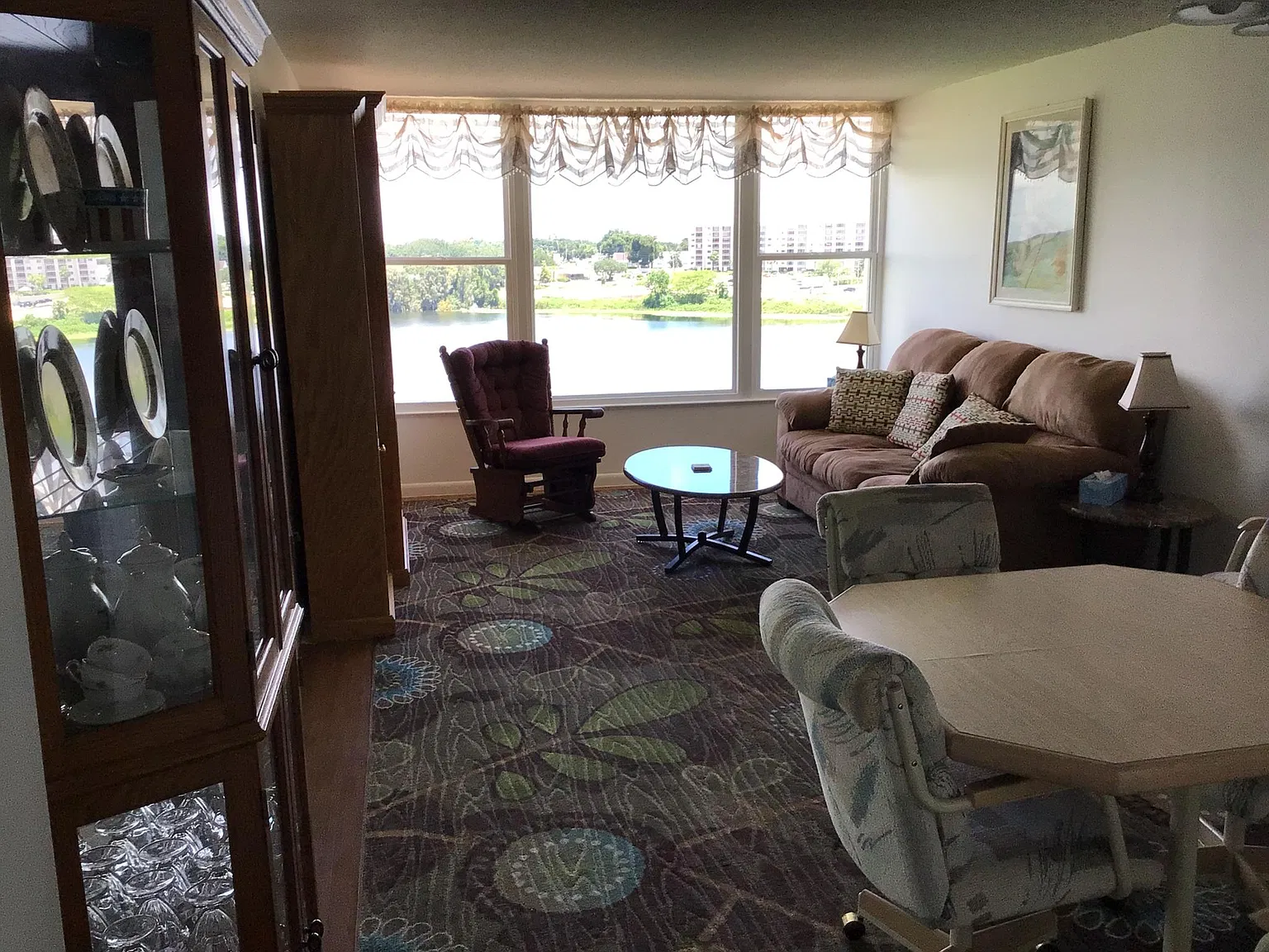 700 Mirror Ter NW — Photo 2