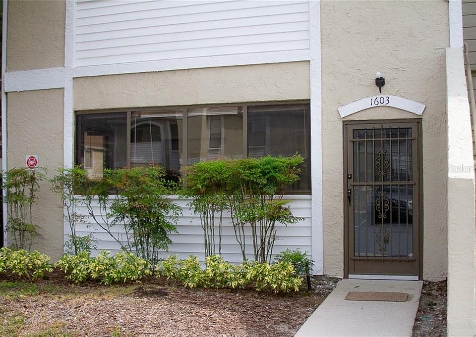 Home For Sale In CENTRE COURT 04 PH 01