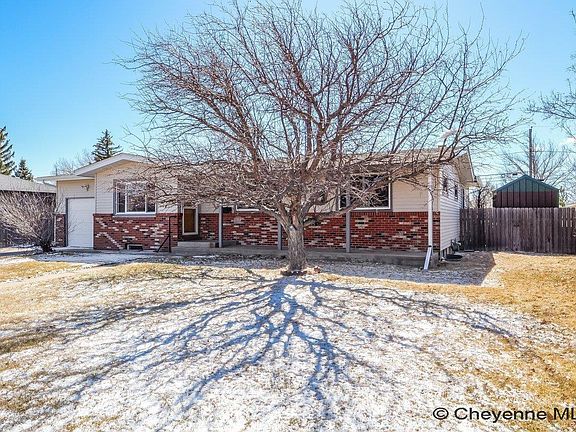 3rd image of 721 Shoshoni St