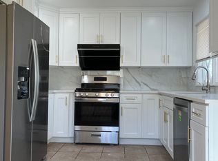 65 Peacock Ln, Willingboro, NJ 08046