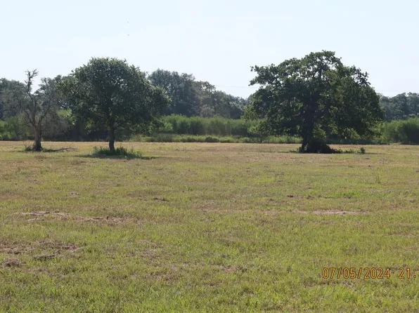 1046 Railroad Ave, Columbus, TX 78934