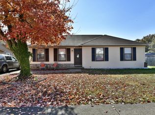 6906 Bartlett Rd, Louisville, KY 40218