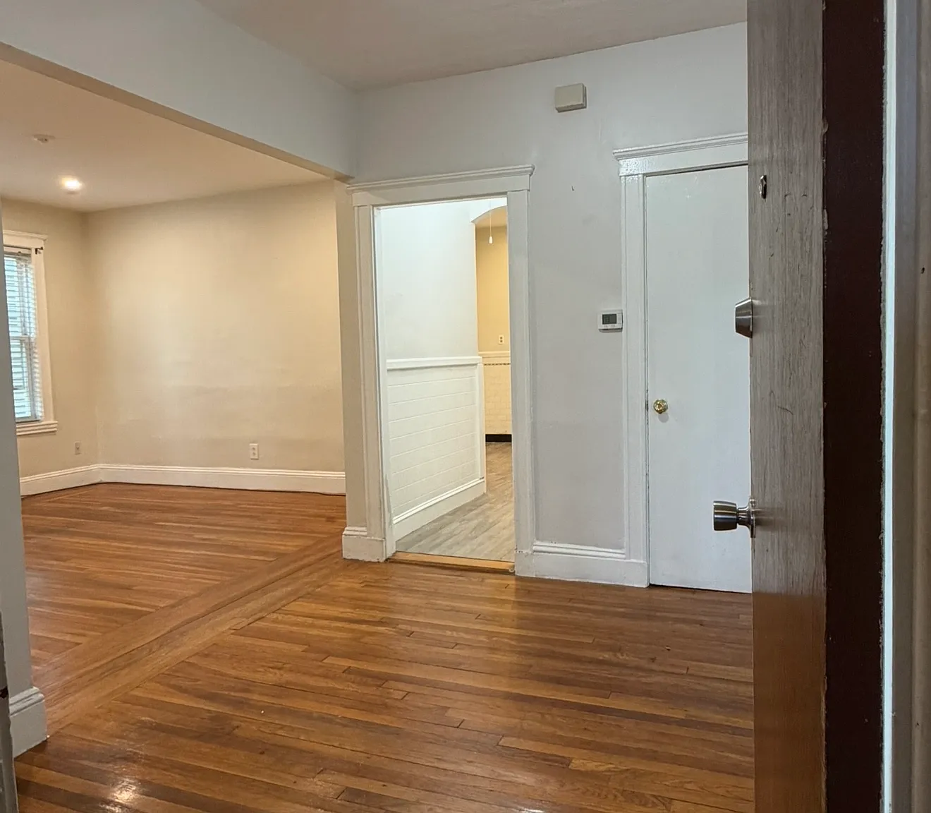18 Wentworth Ter — Photo 2