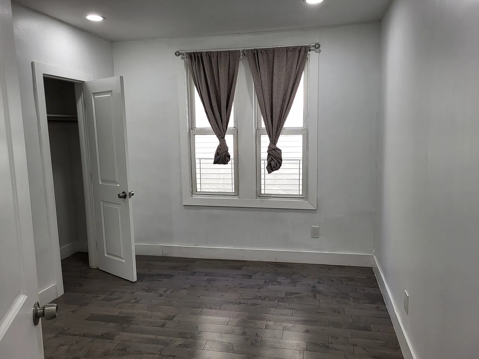 3 bed, $2,300 — Photo 2
