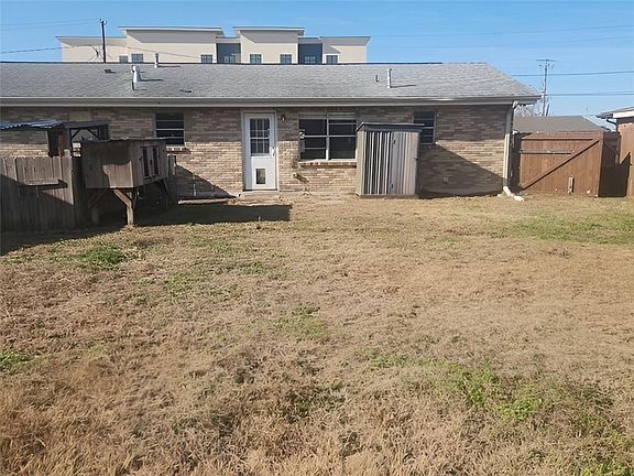 5th image of 303 Bellaire Dr