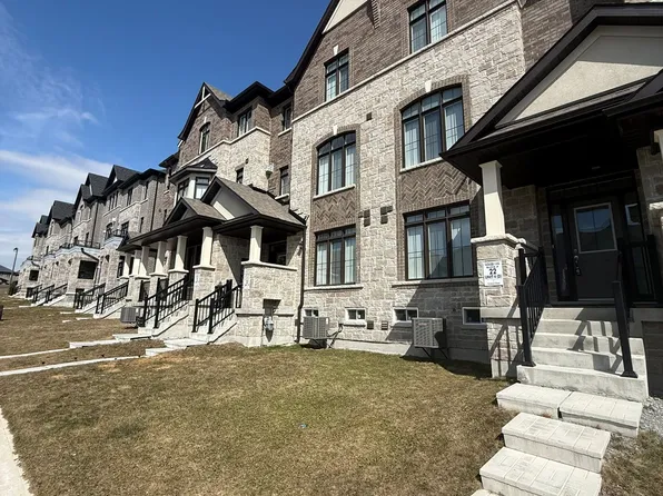 7 Verbena St, East Gwillimbury, ON L9N 0T6