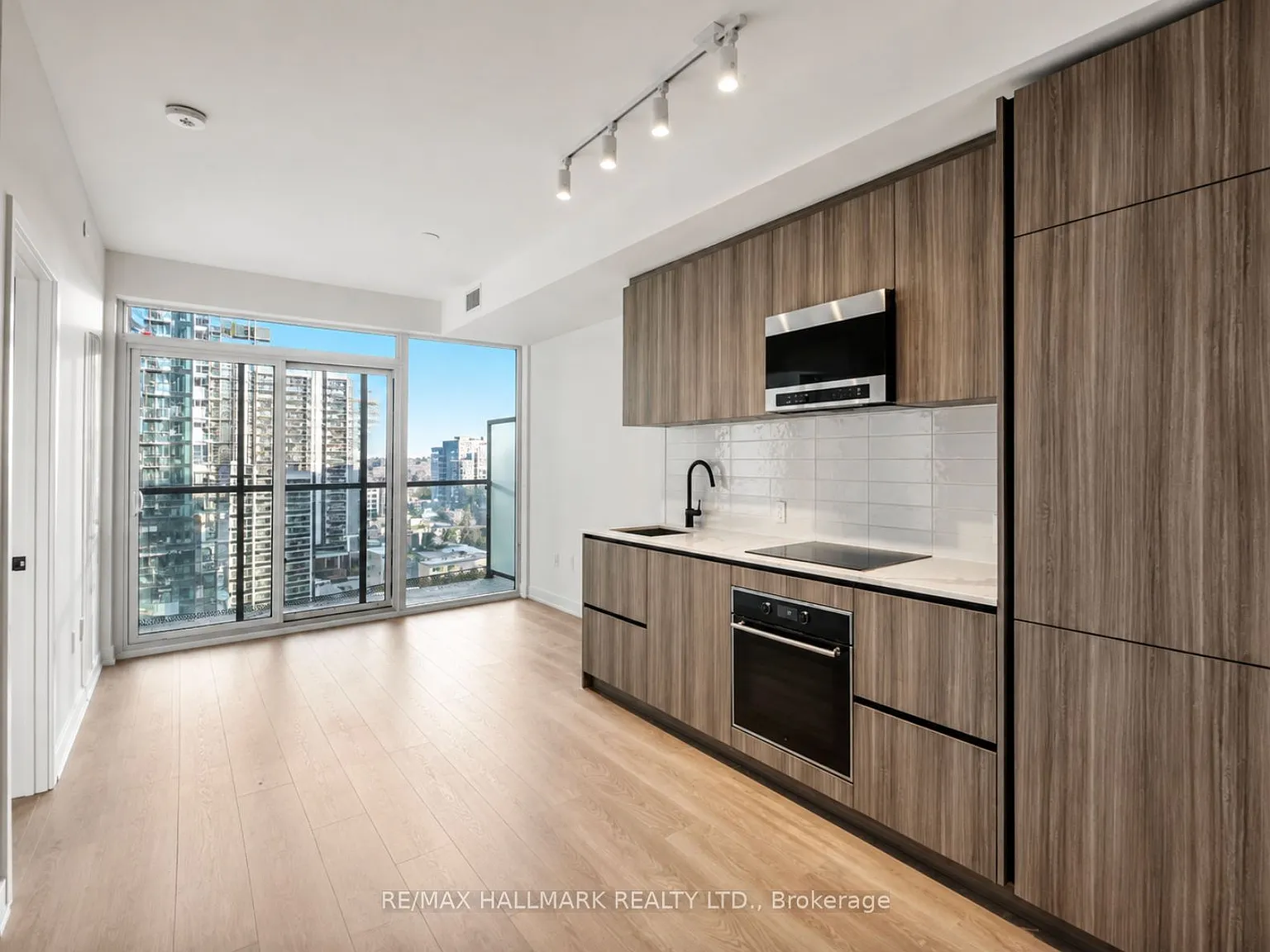 2 bed, $2,575 — Photo 3