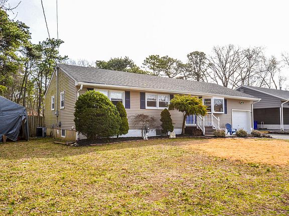 3rd image of 102 Redwood Pl E