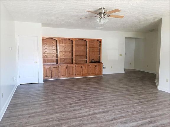 2nd image of 640 Michigan Ave #101