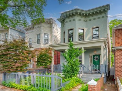 243 E 234th Street, Bronx, NY, 10470