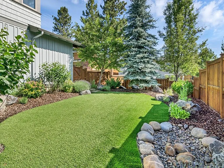 2422 Lolo Dr — Photo 34